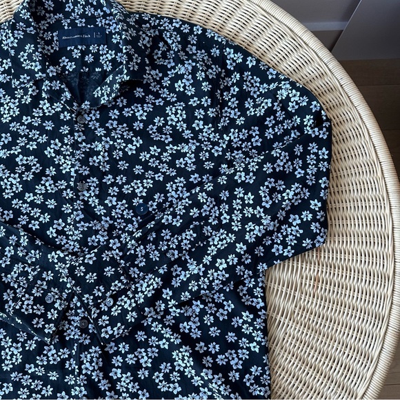 BNWT Abercrombie and Fitch Long Sleeve Button Down Shit - Picture 3 of 4